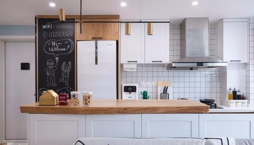 日用雜品零售;廚房電器設(shè)備家電專門零售服務(wù);廚具衛(wèi)具及日用雜品批發(fā)